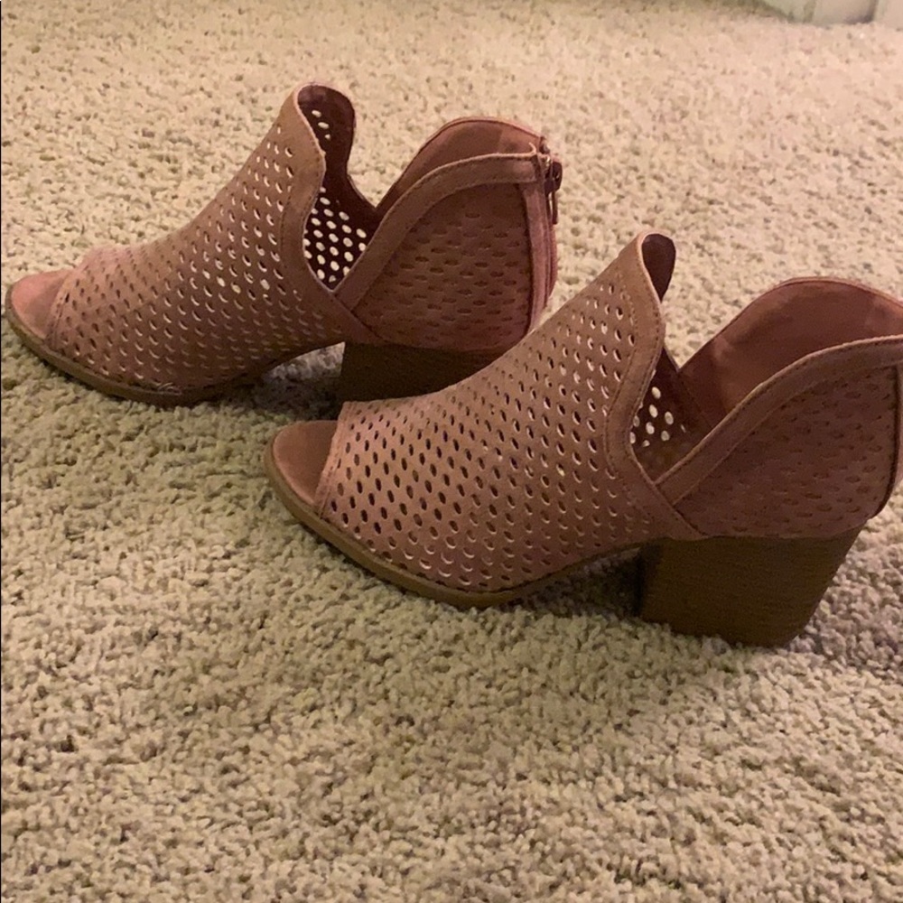 Pink open toe booties!